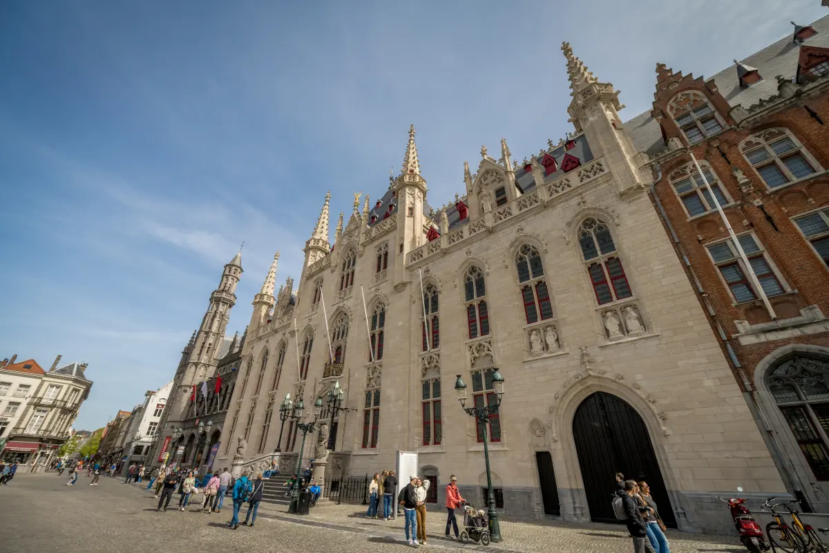 neo-Gothic front facade of the Provincial Court on the Market Square